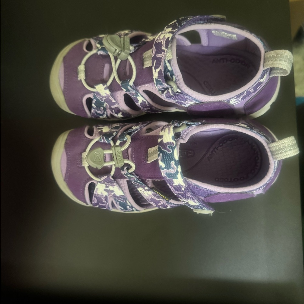 Purple camo keens